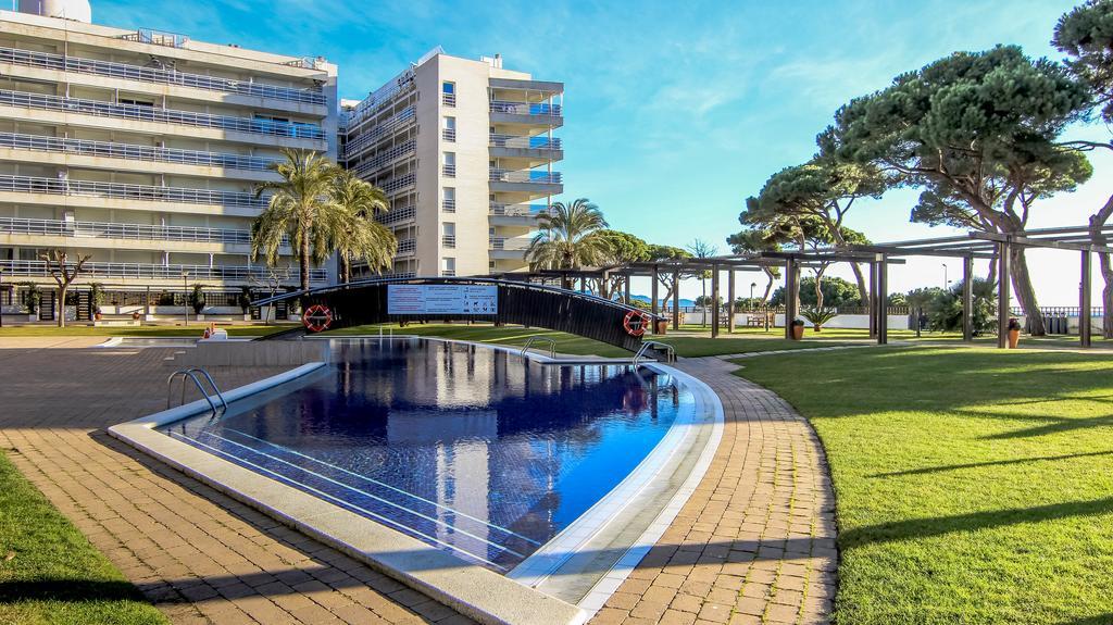 Beachfront Apartment With Pool And Garden S Abanell Blanes Бланес Экстерьер фото