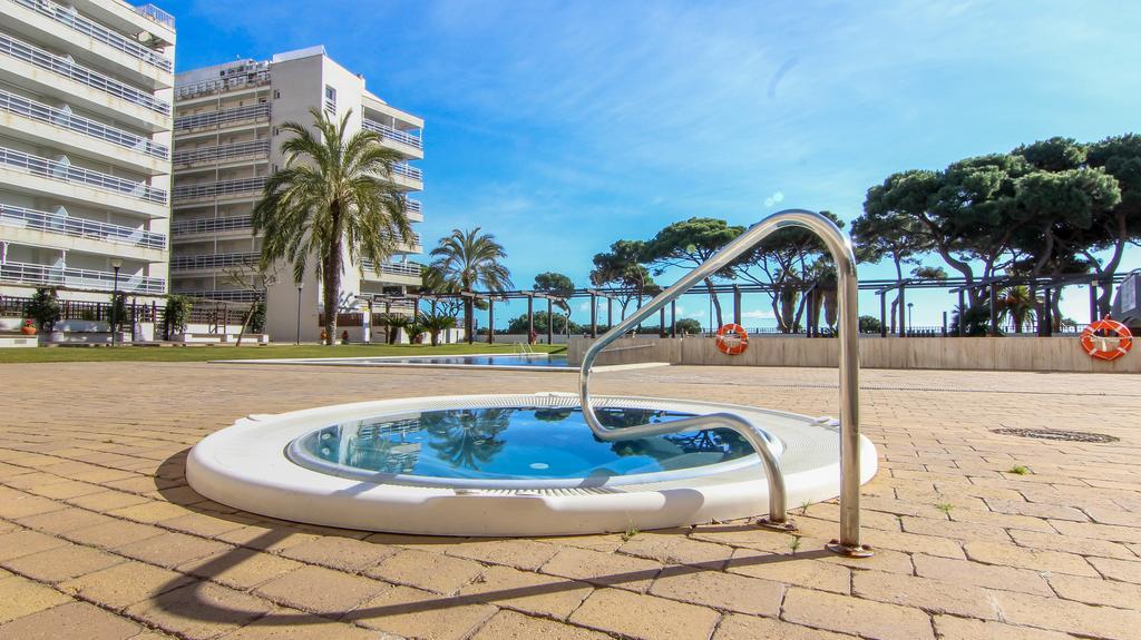 Beachfront Apartment With Pool And Garden S Abanell Blanes Бланес Экстерьер фото