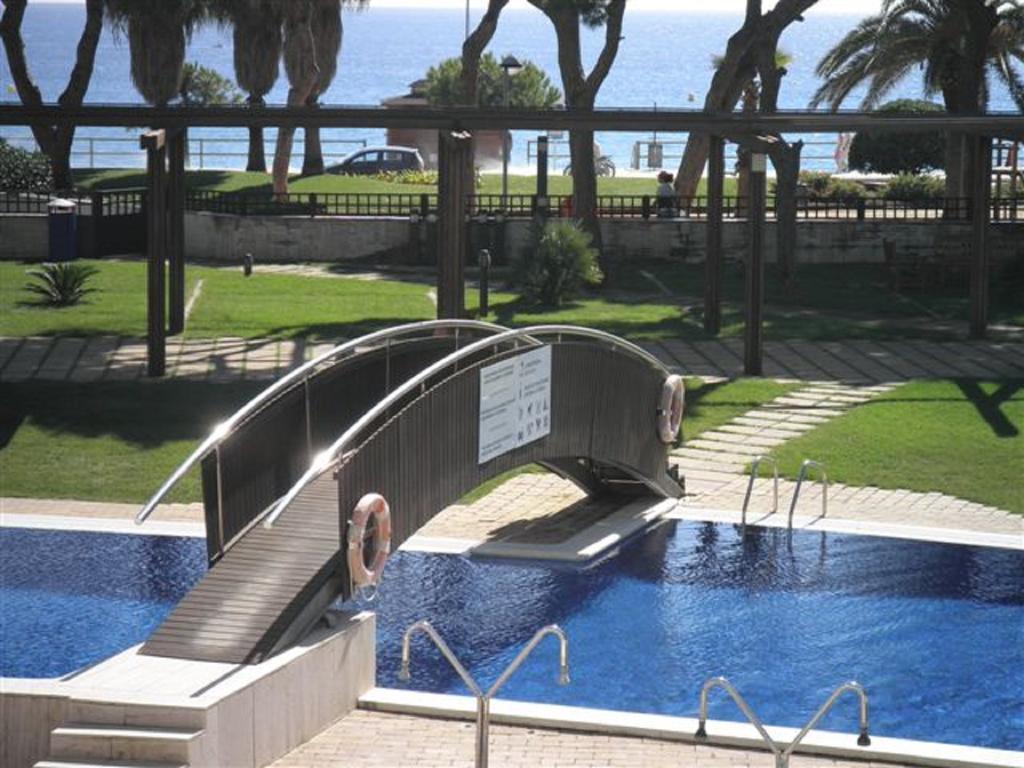 Beachfront Apartment With Pool And Garden S Abanell Blanes Бланес Экстерьер фото