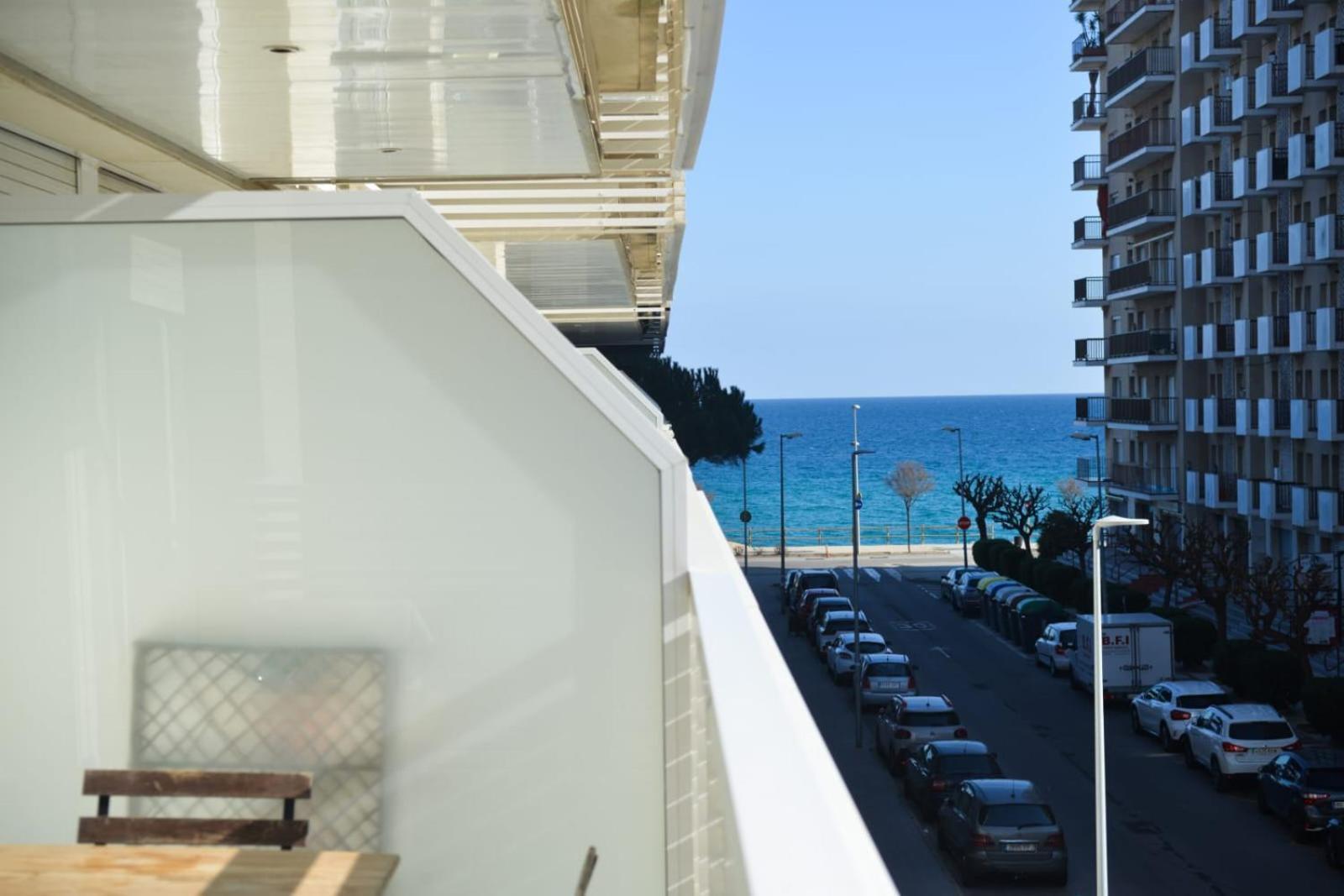 Beachfront Apartment With Pool And Garden S Abanell Blanes Бланес Экстерьер фото